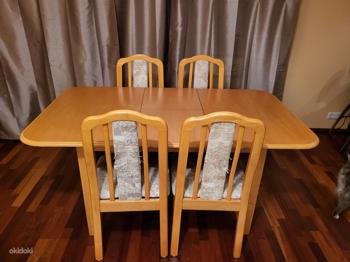 Söögilaud 4 tooliga
