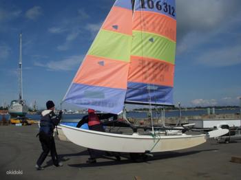Purjekas katamaraan Hobie Cat 16